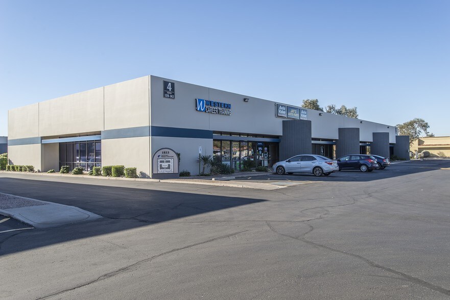 1833 W Main St, Mesa, AZ à louer - Photo de l’immeuble – Image 3 sur 5