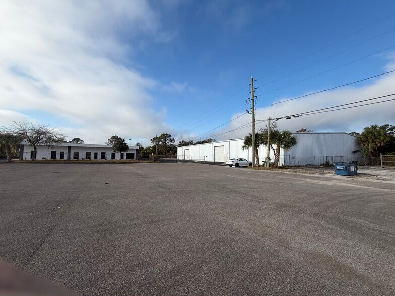 10416 Sparge St, Port Richey, FL à louer - Photo de l’immeuble – Image 3 sur 26