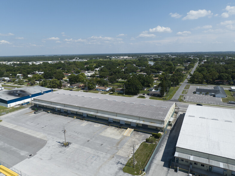 3010 Maine Ave, Lakeland, FL à louer - Photo de l’immeuble – Image 3 sur 5