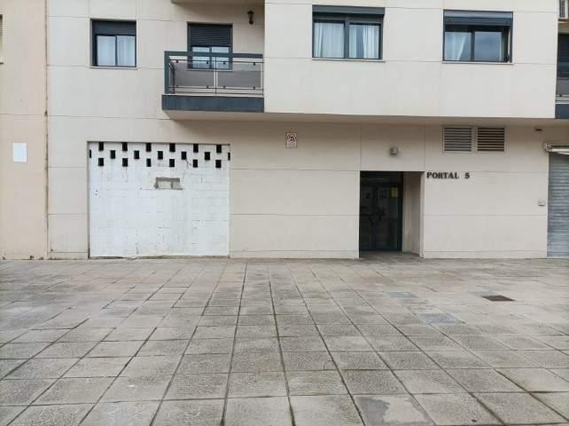 Local commercial dans Algeciras, Cádiz à vendre Photo de l’immeuble– Image 1 sur 3