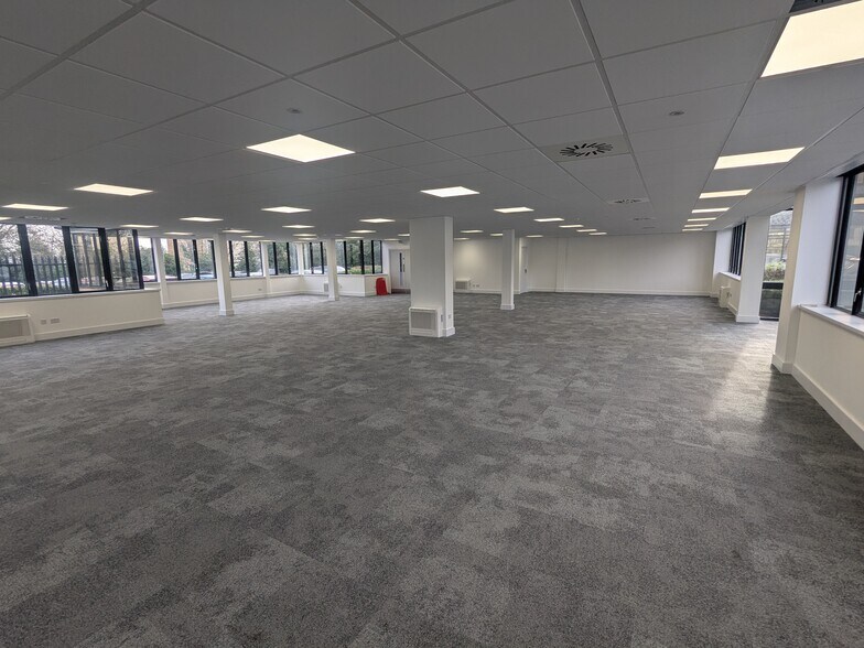 Wellbrook Ct, Girton à louer - Photo de l’immeuble – Image 3 sur 8