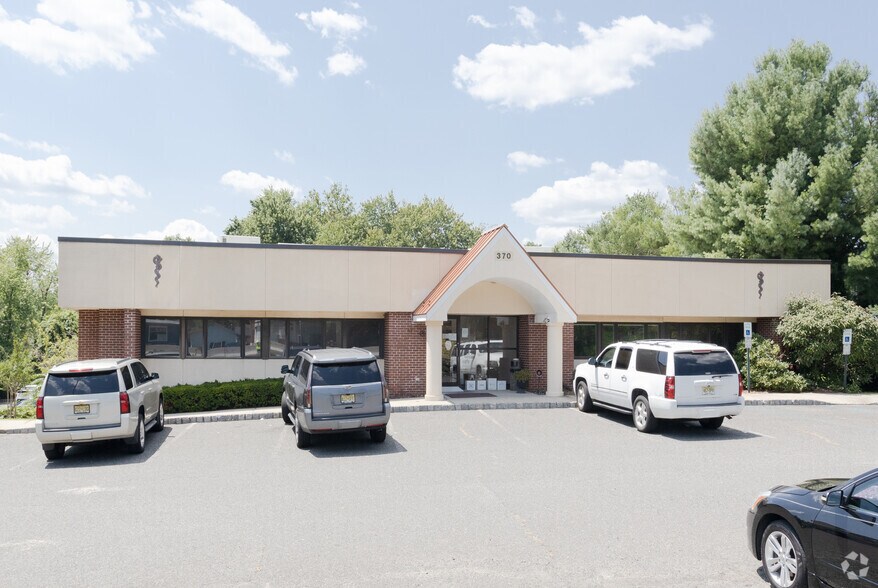 370 Route 35 S, Red Bank, NJ à vendre - Photo de l’immeuble – Image 3 sur 18