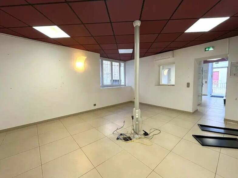 Local commercial dans Le Luc à vendre - Photo intérieure – Image 1 sur 5