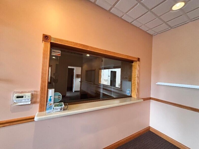 558 Ashmun St, Sault Sainte Marie, MI à vendre - Photo intérieure – Image 3 sur 5