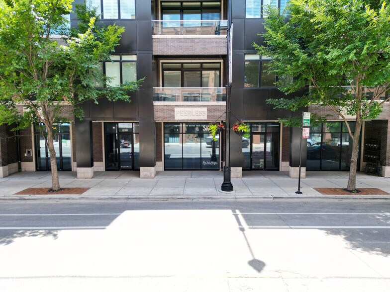 3030 N Lincoln Ave, Chicago, IL à louer - Photo de l’immeuble – Image 1 sur 7