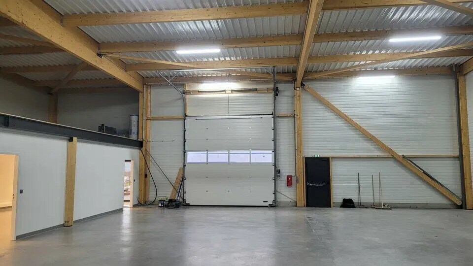 Local d’activités dans Eslettes à louer - Photo de l’immeuble – Image 2 sur 9