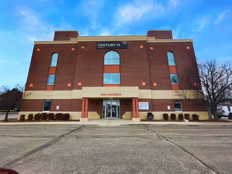 1288 Rickert Dr, Naperville, IL à vendre - Photo de l’immeuble – Image 3 sur 32