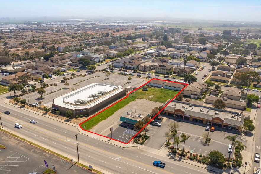 258 W Pleasant Valley Rd, Oxnard, CA à vendre - Photo de l’immeuble – Image 3 sur 26
