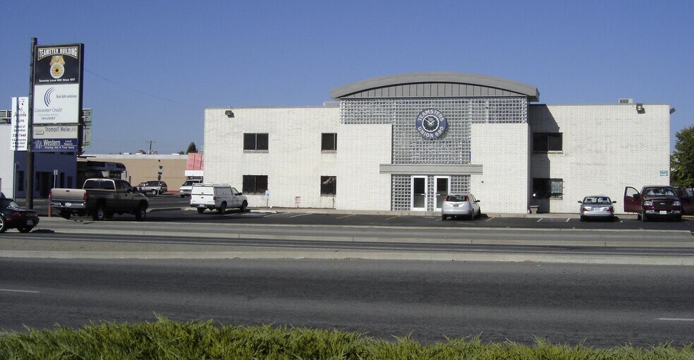 1912 N Division St, Spokane, WA à louer - Photo de l’immeuble – Image 2 sur 4