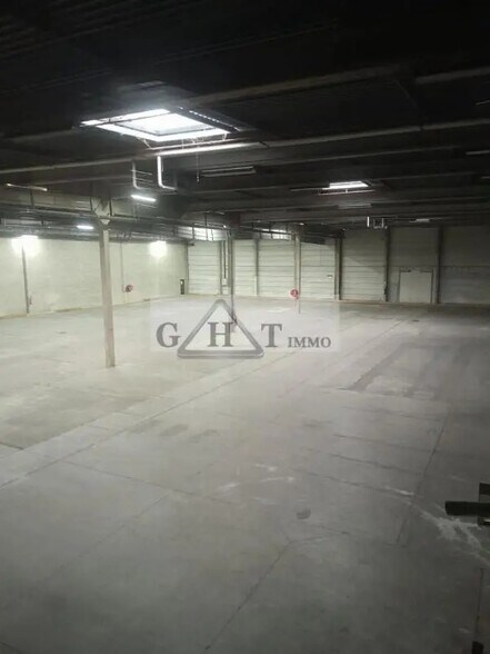 Industriel/Logistique dans Wissous à louer - Photo de l’immeuble – Image 1 sur 9