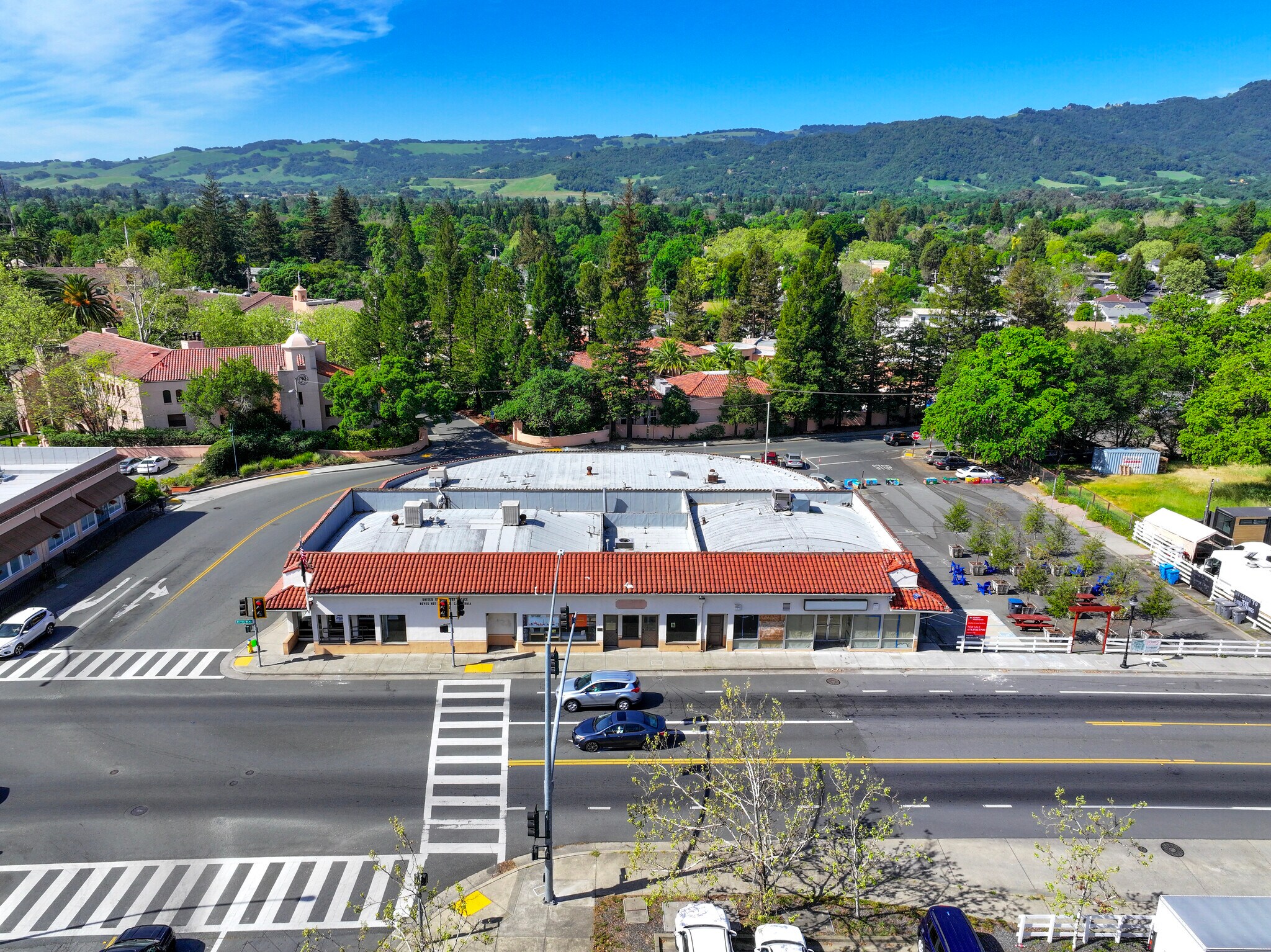 22 Boyes Blvd, Boyes Hot Springs, CA à vendre Photo principale– Image 1 sur 13