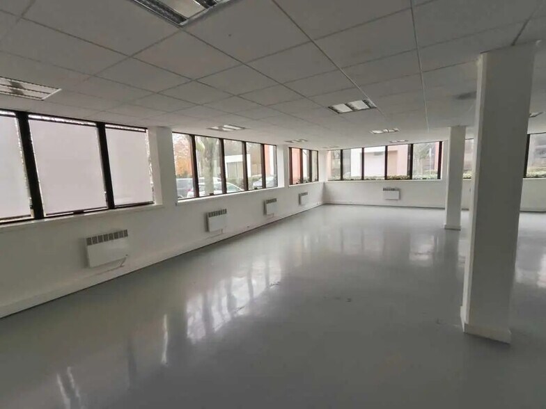 21 Rue Albert Calmette, Jouy-en-Josas à louer - Photo de l’immeuble – Image 3 sur 11