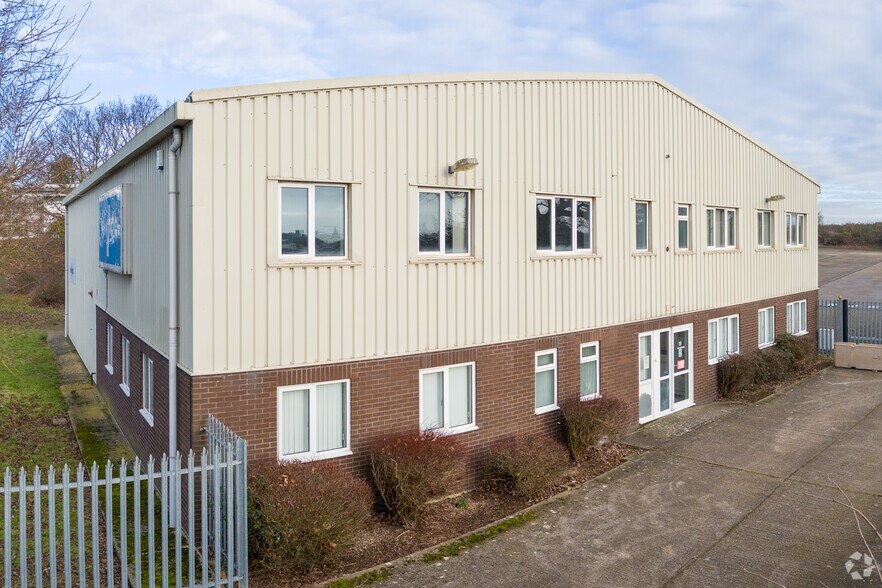 Finedon Road Industrial Estate portefeuille de 2 biens à vendre sur LoopNet.fr - Photo principale – Image 2 sur 3