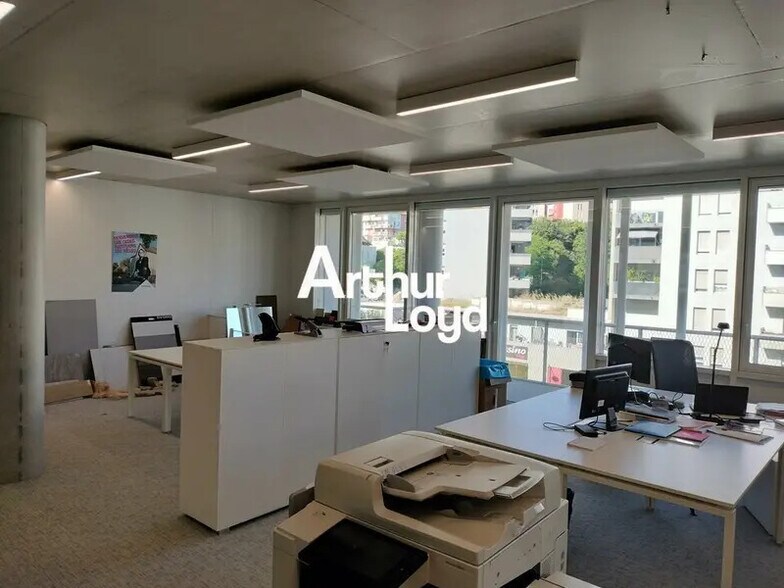 Bureau dans Nice à louer - Photo de l’immeuble – Image 2 sur 13