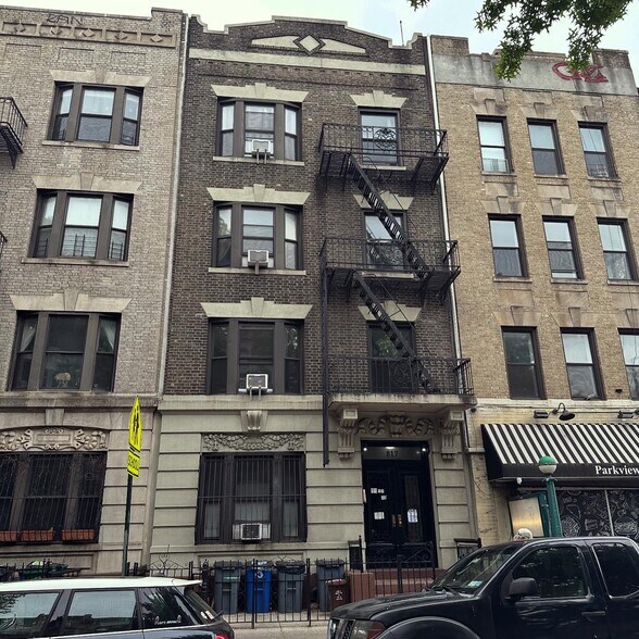 817 8th Ave, Brooklyn, NY à vendre - Photo de l’immeuble – Image 2 sur 3