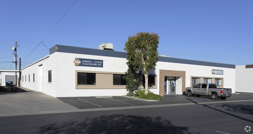 1561-1581 Orangethorpe Way, Anaheim, CA à louer - Photo de l’immeuble – Image 3 sur 10