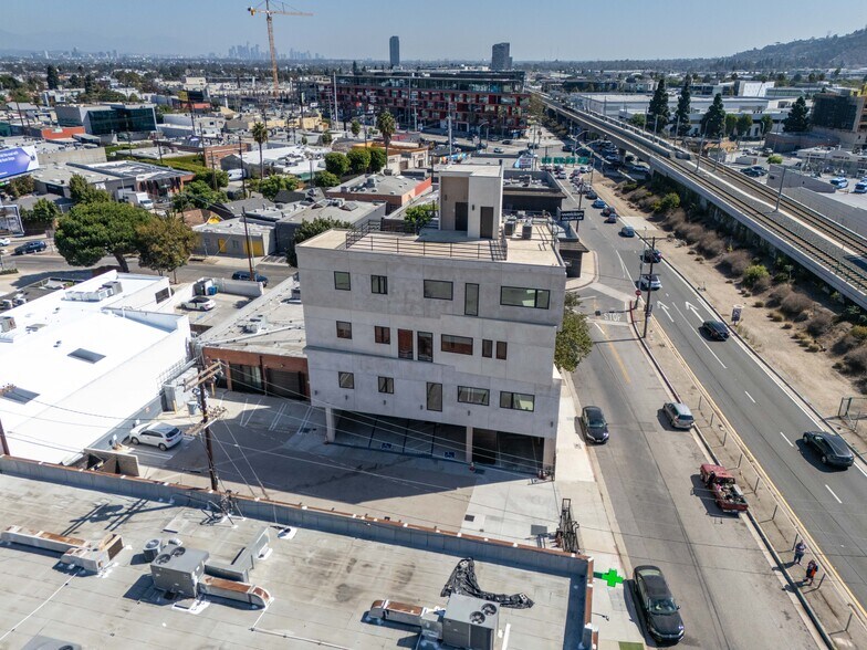 9005-9009 Exposition Blvd, Los Angeles, CA à louer - Photo de l’immeuble – Image 2 sur 9