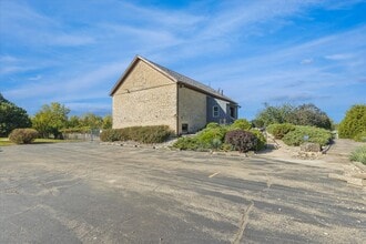 12152 S Naperville Rd, Plainfield, IL à louer Photo de l’immeuble– Image 1 sur 4