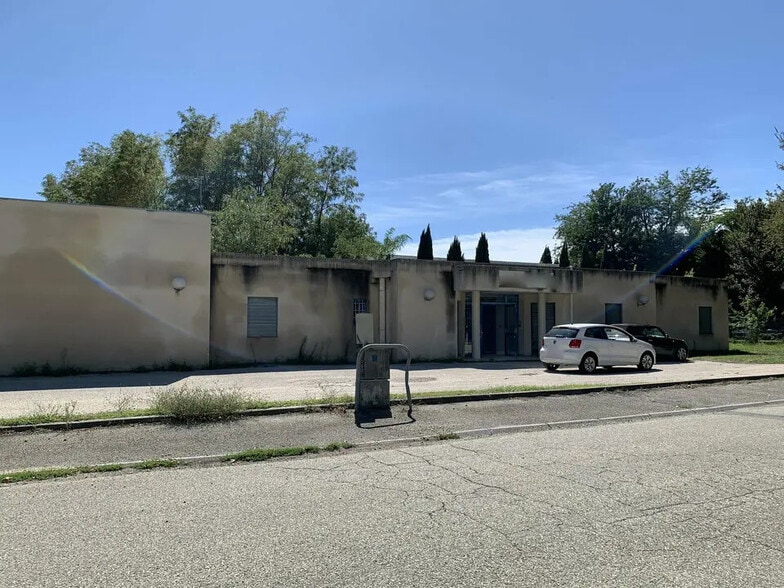 Bureau dans Avignon à vendre - Photo de l’immeuble – Image 1 sur 12