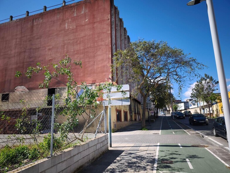 Local commercial dans Algeciras, Cádiz à vendre - Photo de l’immeuble – Image 2 sur 9