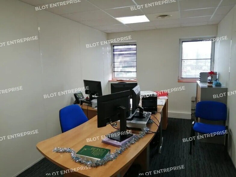Bureau dans Rennes à louer - Photo de l’immeuble – Image 2 sur 4