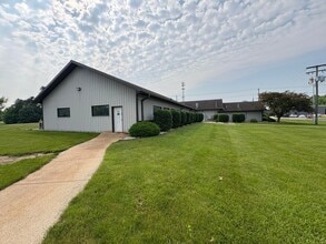 2420 W Shoaff Rd, Huntertown, IN à louer Photo intérieure– Image 2 sur 2
