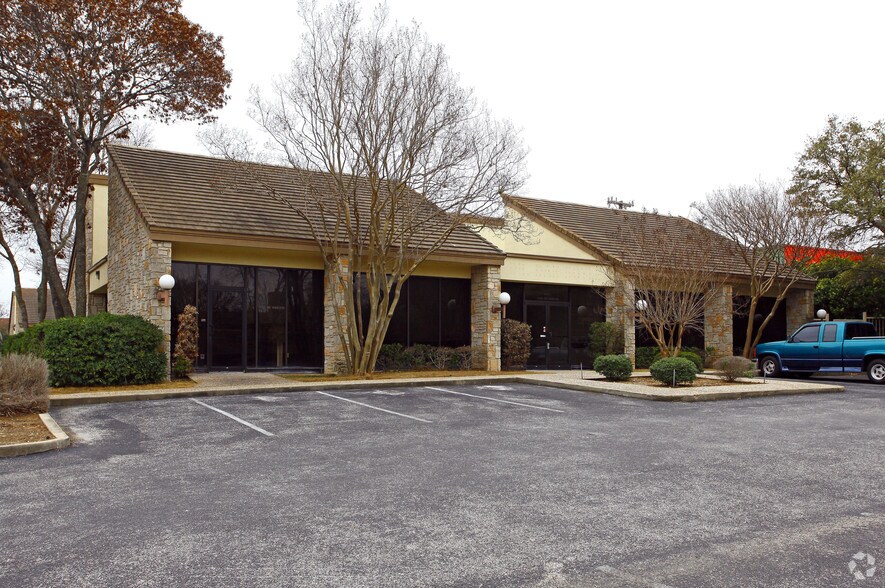 11322 Sir Winston St, San Antonio, TX à louer - Photo de l’immeuble – Image 2 sur 7