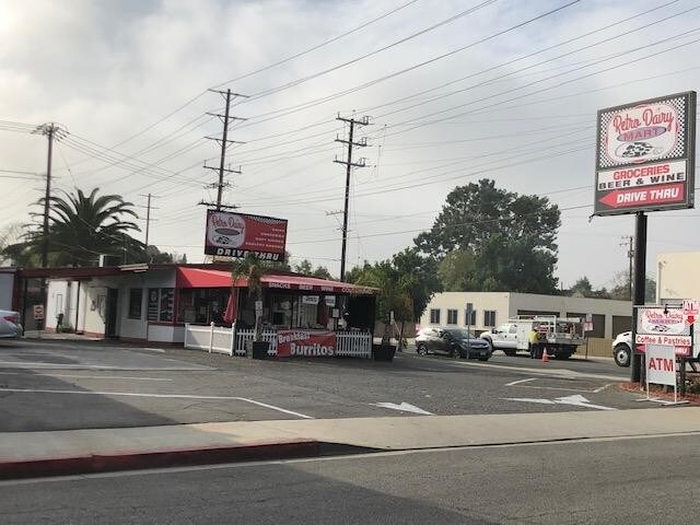 4420 W Magnolia Blvd, Burbank, CA à louer Photo principale– Image 1 sur 20