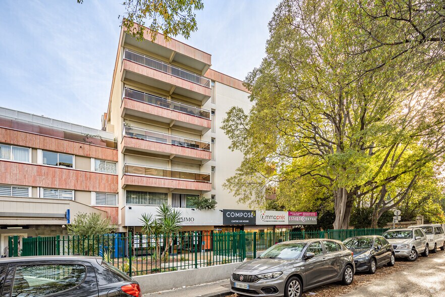 Bureaux/Local commercial dans Marseille à louer - Photo principale – Image 1 sur 7