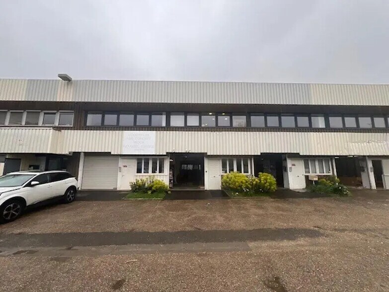 1 Rue De La Réunion, Les Ulis à louer - Photo de l’immeuble – Image 1 sur 5