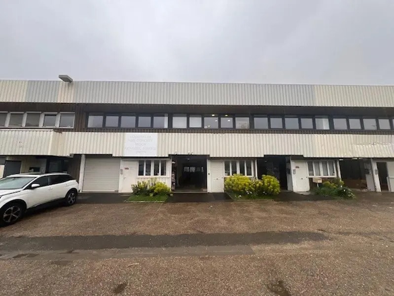 1 Rue De La Réunion, Les Ulis à louer Photo de l’immeuble– Image 1 sur 6