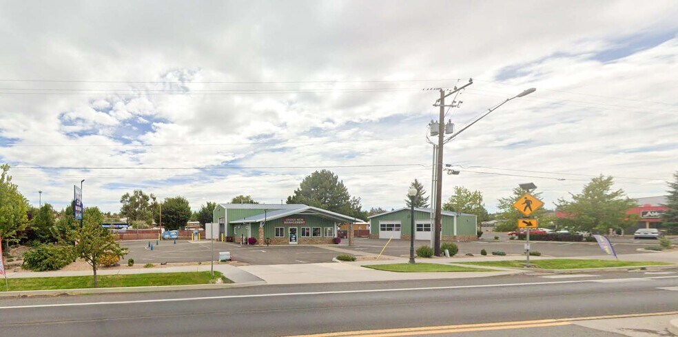 1225 SW Highway 97, Madras, OR à louer - Photo de l’immeuble – Image 2 sur 7
