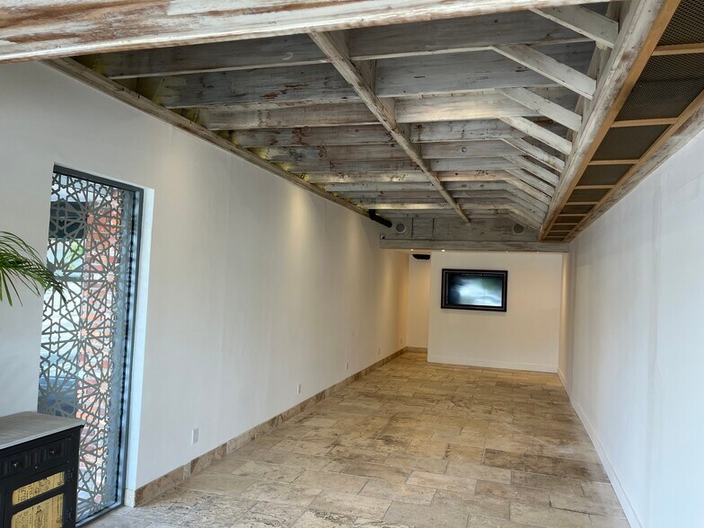 3700 S Dixie Hwy, West Palm Beach, FL à louer - Photo de l’immeuble – Image 3 sur 12