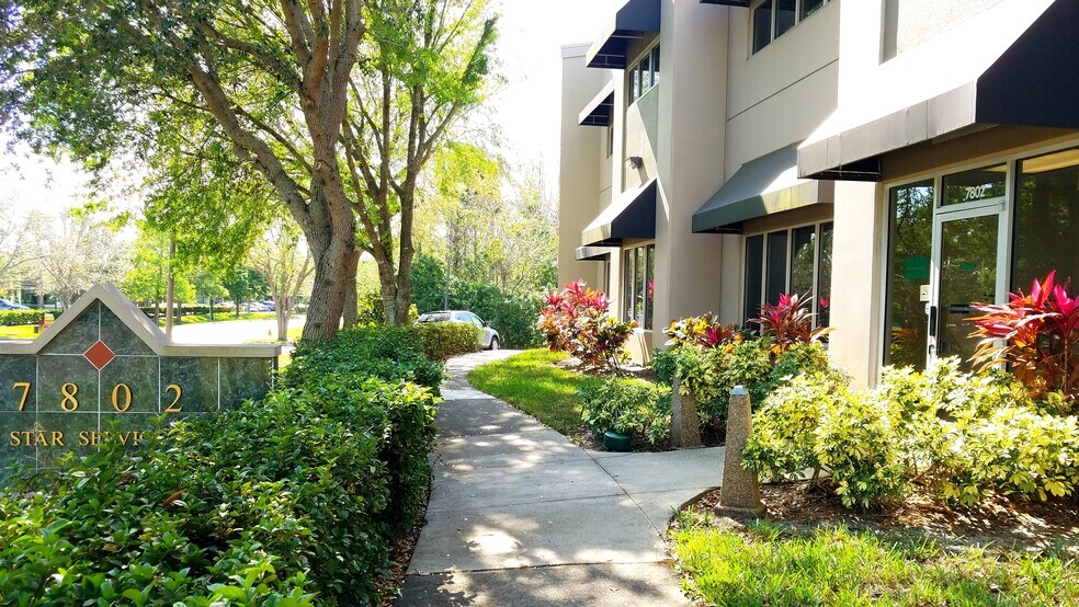 7802 Kingspointe Pky, Orlando, FL à louer - Photo de l’immeuble – Image 3 sur 33