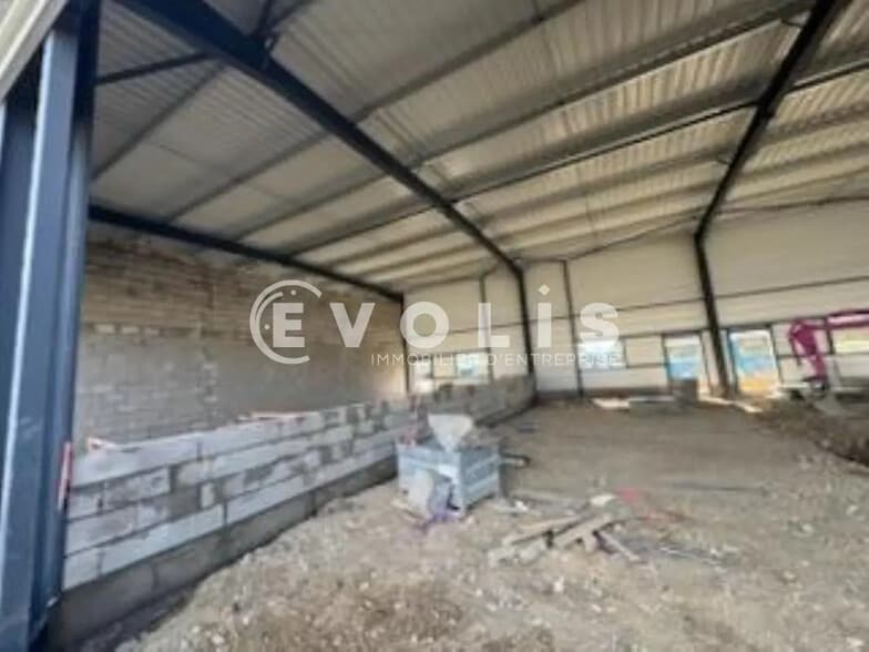 Local d'activités dans Charvieu-Chavagneux à vendre - Photo de l’immeuble – Image 2 sur 26