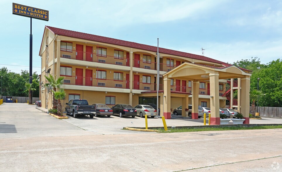 13611 Rankin Cor W, Houston, TX à vendre - Photo de l’immeuble – Image 3 sur 6