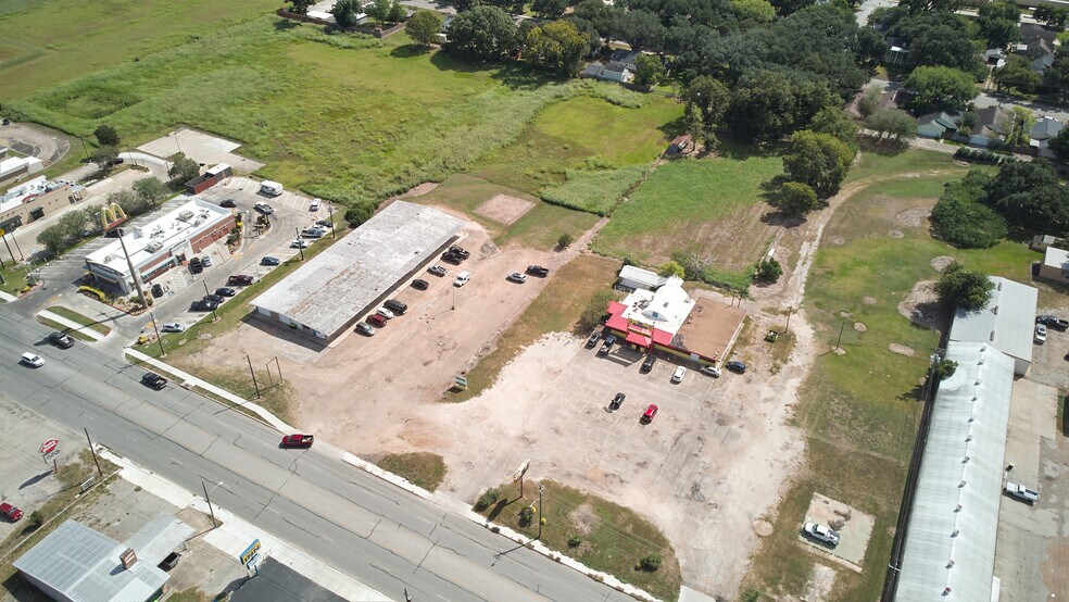 Wharton, TX - N Richmond Rd - 13.44 AC portefeuille de 5 biens à vendre sur LoopNet.fr - Photo de l’immeuble – Image 2 sur 32