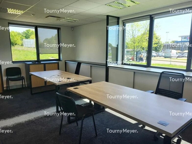 Bureau dans Vern-sur-Seiche à louer - Photo intérieure – Image 2 sur 9