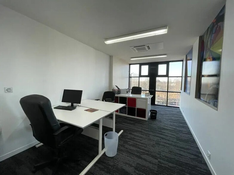 Bureau dans Orvault à louer - Photo de l’immeuble – Image 2 sur 6