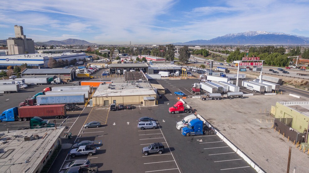 2300 E Steel Rd, Colton, CA à louer - Photo de l’immeuble – Image 3 sur 4