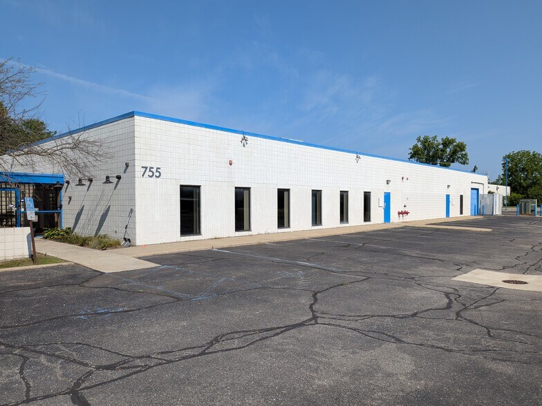 745-755 Phoenix Dr, Ann Arbor, MI à louer - Photo de l’immeuble – Image 2 sur 4