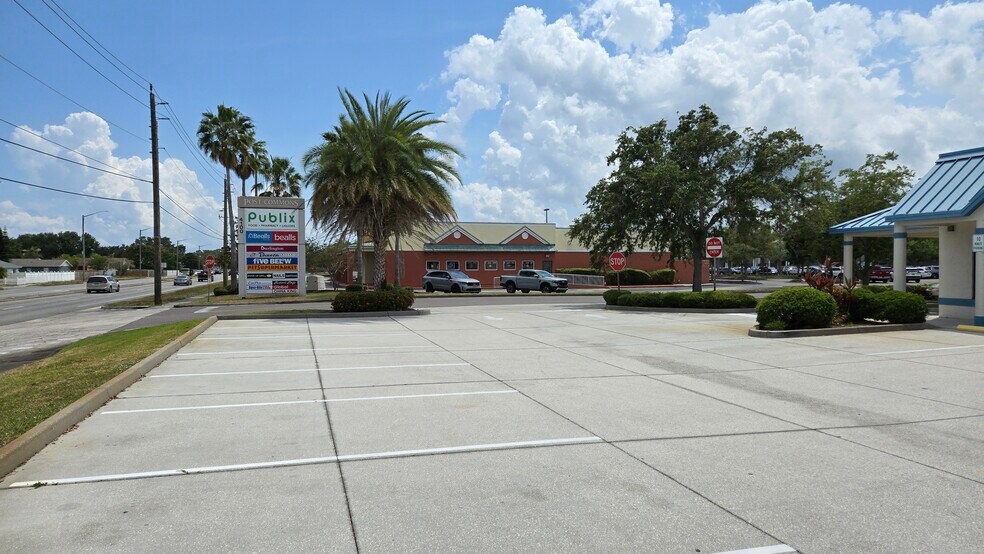 4250 N Wickham Rd, Melbourne, FL à louer - Photo de l’immeuble – Image 2 sur 12