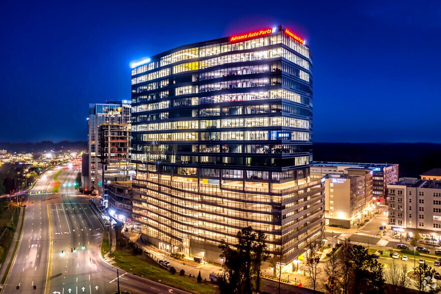 4200 Six Forks Rd, Raleigh, NC à louer - Photo de l’immeuble – Image 2 sur 12