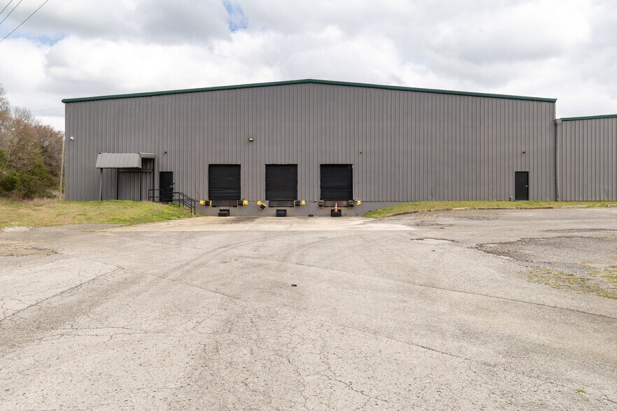 301 George Whitfield Industrial Park Rd, Elkton, TN à vendre - Photo de l’immeuble – Image 2 sur 9
