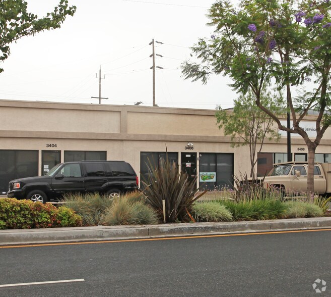 3406 W Burbank Blvd, Burbank, CA à louer - Photo de l’immeuble – Image 2 sur 4