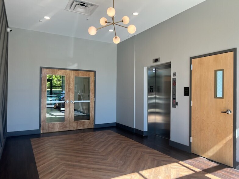 800 Creek View Rd, Newark, DE à louer - Hall d’entrée – Image 3 sur 13