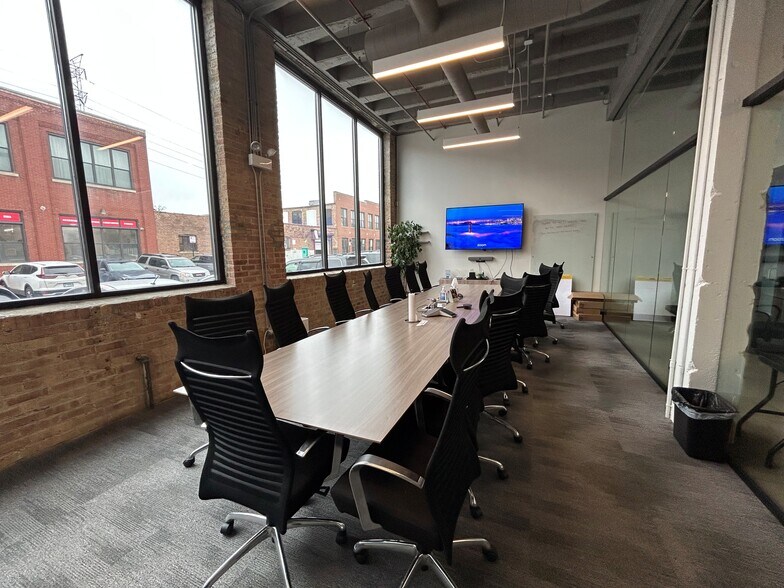 1621 W Carroll Ave, Chicago, IL à louer - Photo de l’immeuble – Image 2 sur 12