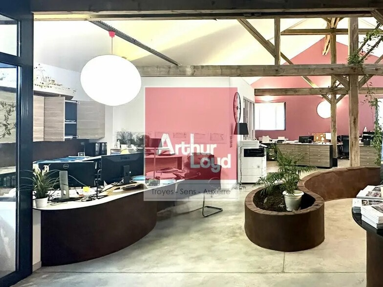 Bureau dans Troyes à louer - Photo de l’immeuble – Image 3 sur 7