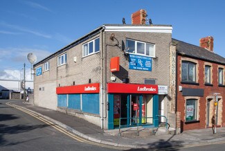 Plus de détails pour 7-7a New Rd, Porthcawl - Local commercial à louer