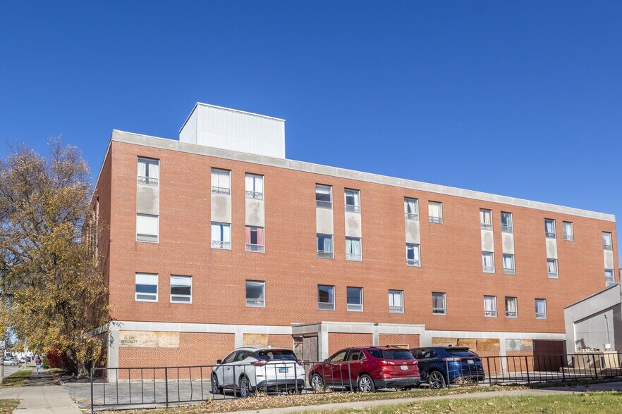 239 S Cherry St, Galesburg, IL à vendre - Photo de l’immeuble – Image 3 sur 9